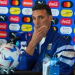 Lionel Scaloni define el equipo contra Chile y otra vez preocupa el césped del estadio