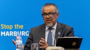 La OMS recortará a la mitad sus departamentos y a sus directivos para limitar gastos y sobrevivir a la desfinanciación