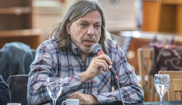 «Nunca se vio en la democracia que un gobierno no cumpla con la ley»